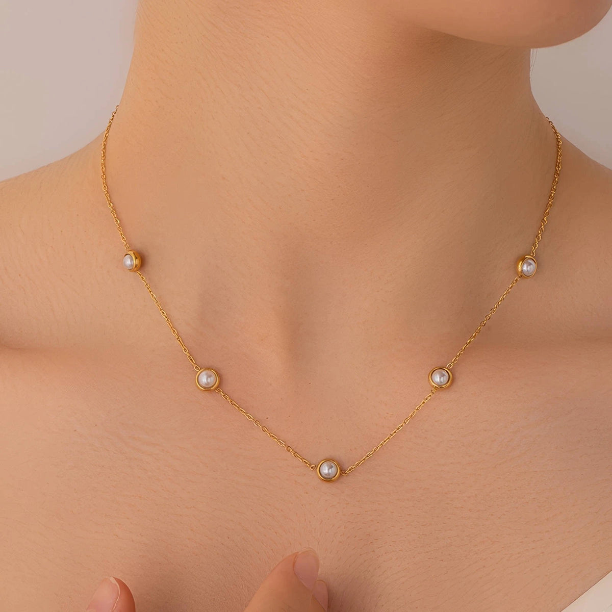 18K GOLD PLATED STAINLESS STEEL IMITATION PEARL STATION NECKLACE LADIES GIFT UK