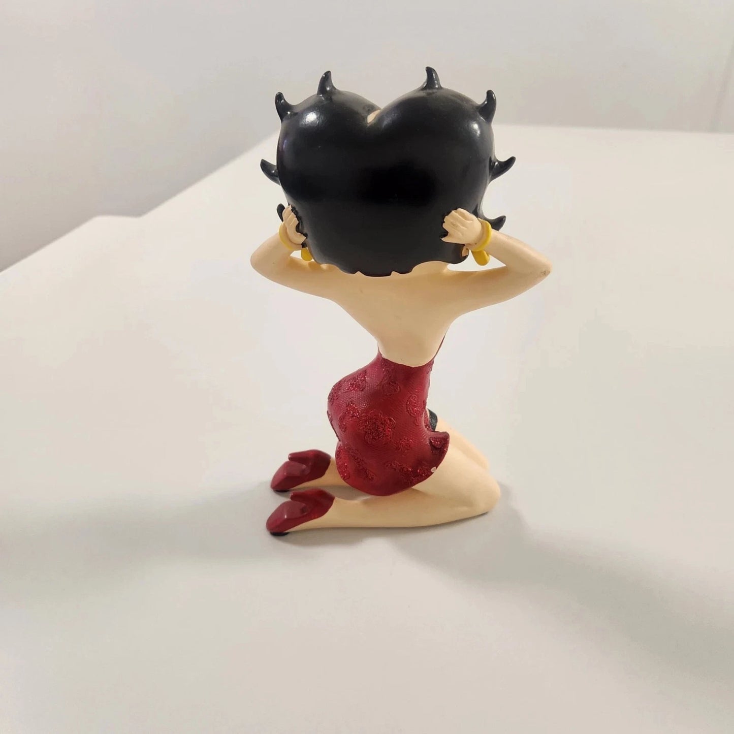 BETTY BOOP KNEELING RED GLITTER DRESS FIGURINE ORNAMENT COLLECTIBLE 21CM VINTAGE UK STOCK